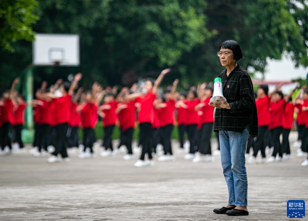 丫头王子在一起过吗_校园之冷酷王子美丫头_丫头王子校园美冷酷的小说